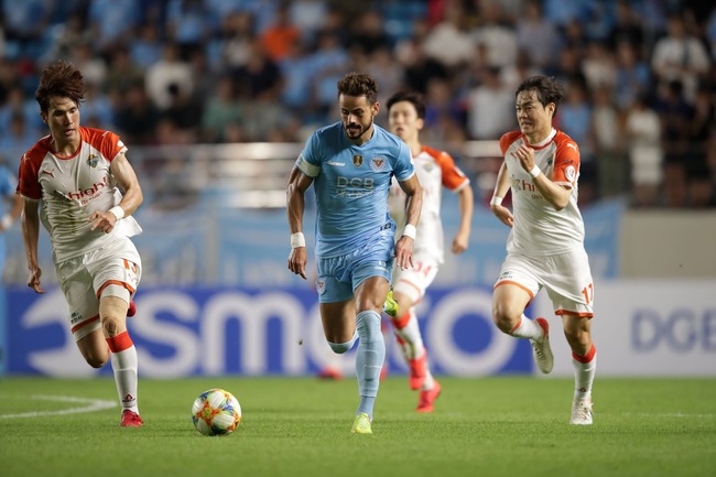 Soi kèo chuẩn xác Gangwon FC vs Daegu FC – 17h00 ngày 21/06 2 Màn chạm trán nảy lửa giữa Gangwon FC vs Daegu FC